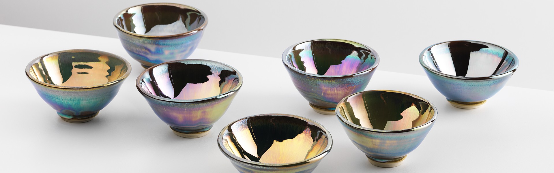 single watergaw in glaze lustre bowls