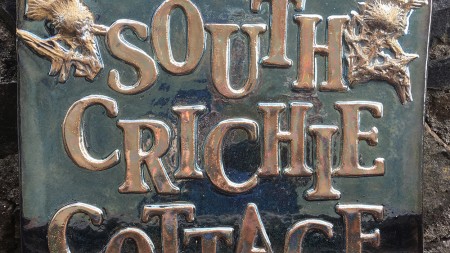 South Crichie Cottage Lustre Sign